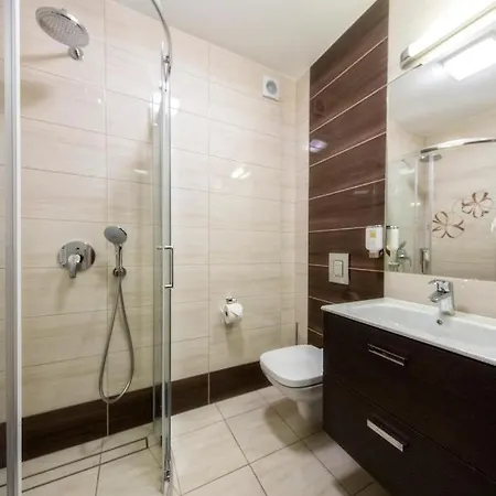 אתר נופש Kaniowka Resort- Relaks W Gorach Z Basenem, Sauna I Jacuzzi *