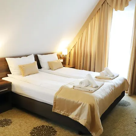 אתר נופש Kaniowka Resort- Relaks W Gorach Z Basenem, Sauna I Jacuzzi *