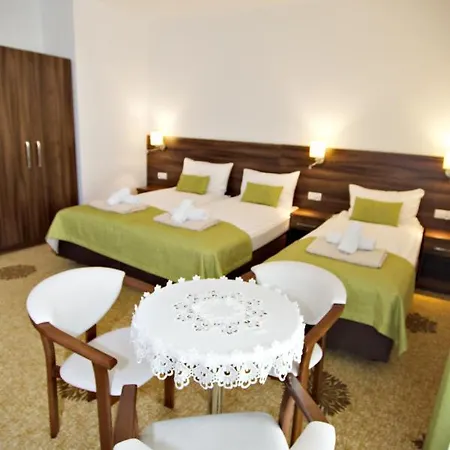 Kaniowka - Relaks W Gorach Z Basenem, Sauna I Jacuzzi Üdülőközpont